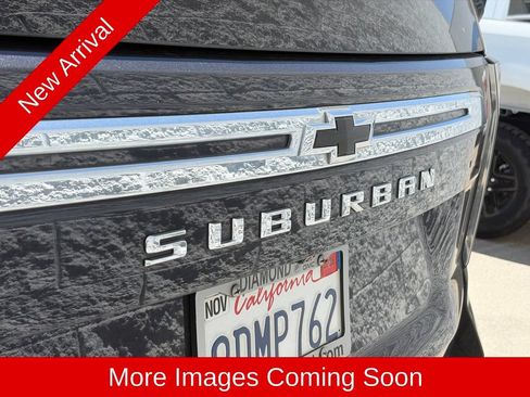 Used 2023 Chevrolet Suburban LT RWD image 9