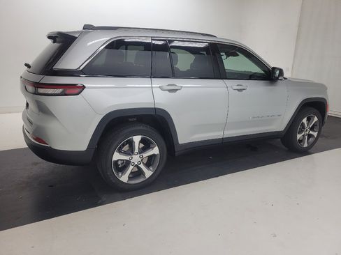 Used 2023 Jeep Grand Cherokee 4WD 4xe w/ Luxury Tech Group II image 10