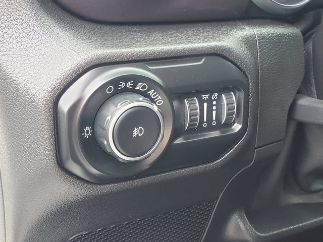Used 2021 Jeep Wrangler Unlimited Sahara AWD/4WD image 10