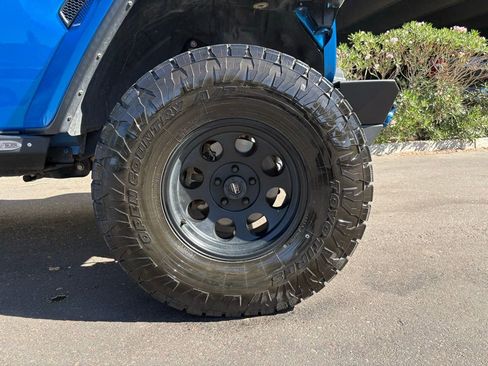 Used 2021 Jeep Gladiator Rubicon image 6