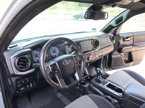 Used 2021 Toyota Tacoma TRD Off-Road w/ Technology Package AWD/4WD image 35