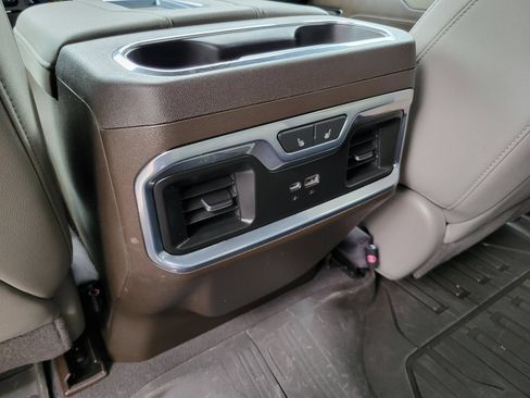 Used 2022 GMC Sierra 1500 SLT w/ SLT Convenience Package AWD/4WD image 29