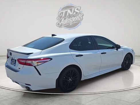 Used 2020 Toyota Camry SE FWD image 5