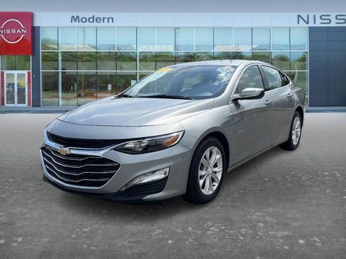 Used 2025 Chevrolet Malibu LT FWD image 1