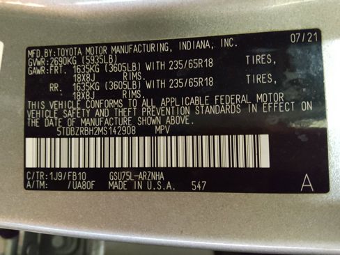 Used 2021 Toyota Highlander LE AWD/4WD image 33