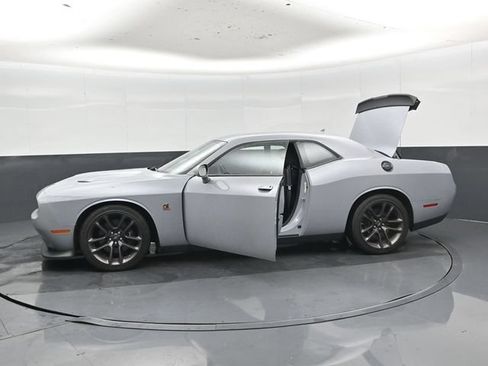 Used 2022 Dodge Challenger R/T Scat Pack RWD image 57