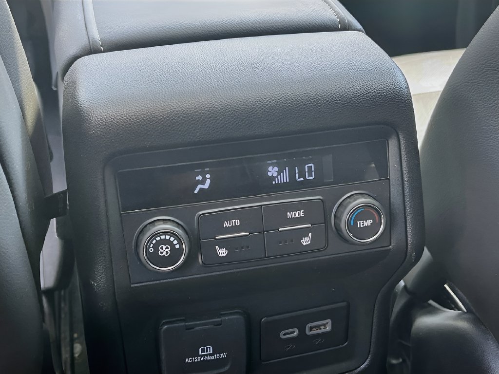 Used 2023 GMC Acadia Denali w/ Black Diamond Edition FWD image 27