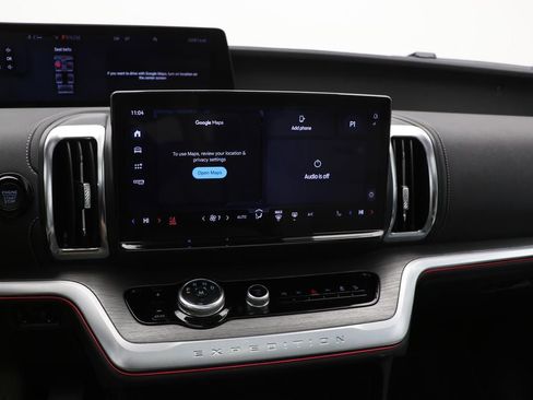 Used 2025 Ford Expedition Platinum image 22