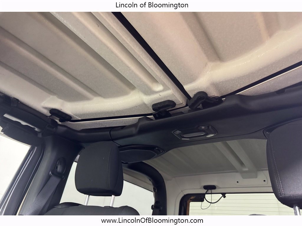 Used 2018 Jeep Wrangler Sport AWD/4WD image 15