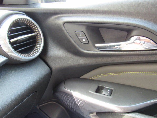 Used 2024 Chevrolet Trax ACTIV w/ Sunroof Package FWD image 24
