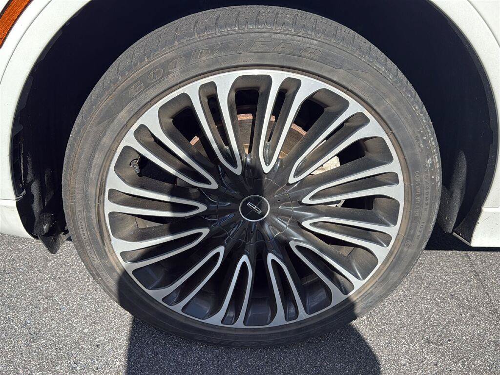 Used 2022 Lincoln Aviator Black Label w/ Dynamic Handling Package AWD/4WD image 15