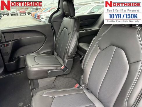 New 2026 Chrysler Pacifica Select image 14