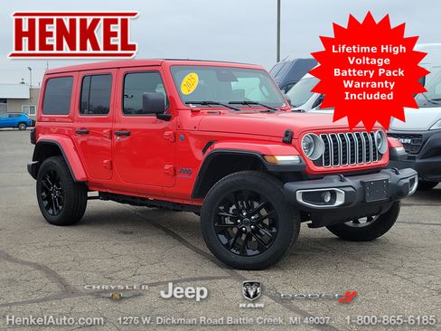 Used 2025 Jeep Wrangler Unlimited Sahara w/ Safety Group AWD/4WD image 1