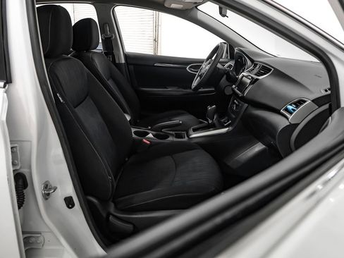 Used 2019 Nissan Sentra SV w/ Special Edition Package FWD image 30