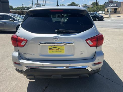 Used 2018 Nissan Pathfinder SV AWD/4WD image 4