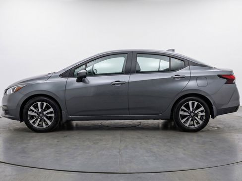 Used 2025 Nissan Versa SV image 5