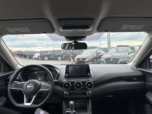 Used 2025 Nissan Sentra SV FWD image 18