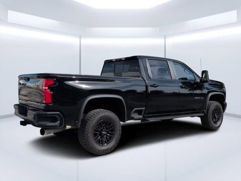 Used 2024 Chevrolet Silverado 2500 ZR2 w/ Technology Package AWD/4WD image 3