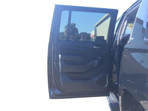 Used 2020 Chevrolet Suburban LT image 29