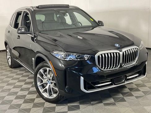 Certified 2025 BMW X5 xDrive50e w/ Premium Package AWD/4WD image 41