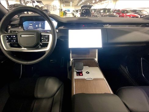 New 2025 Land Rover Range Rover SE image 5