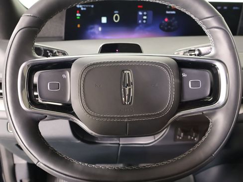 New 2026 Lincoln Navigator L Reserve AWD/4WD image 3