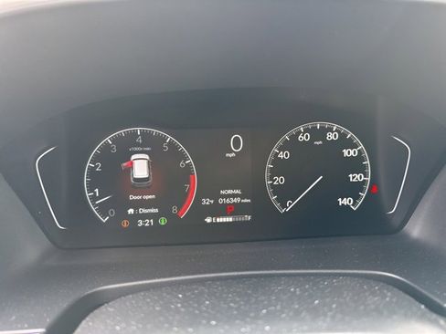 Certified 2025 Honda Pilot Touring image 28