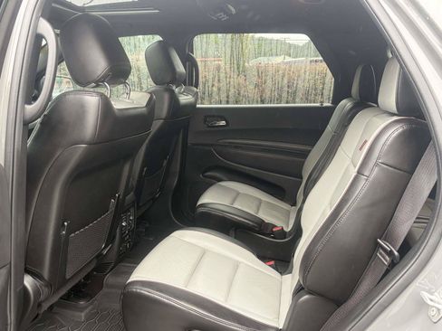 Used 2023 Dodge Durango GT RWD image 3