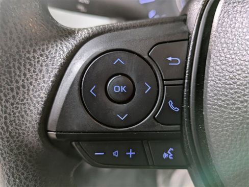 Used 2021 Toyota Corolla LE image 17