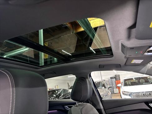 Certified 2023 Audi Q4 e-tron Prestige AWD/4WD image 23