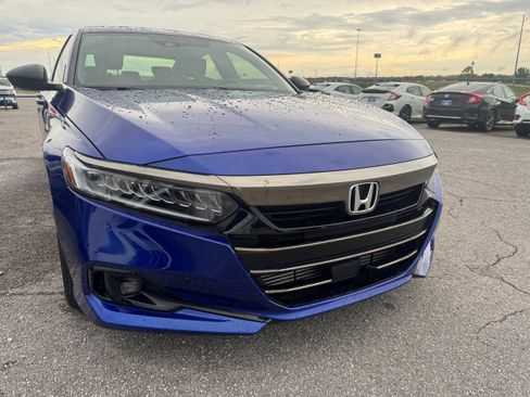 Used 2022 Honda Accord Sport image 3
