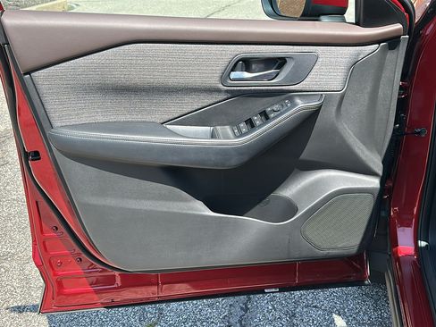 Certified 2023 Nissan Rogue SV AWD/4WD image 12