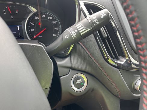 Used 2022 Chevrolet Equinox RS w/ LPO, Floor Liner Package image 28