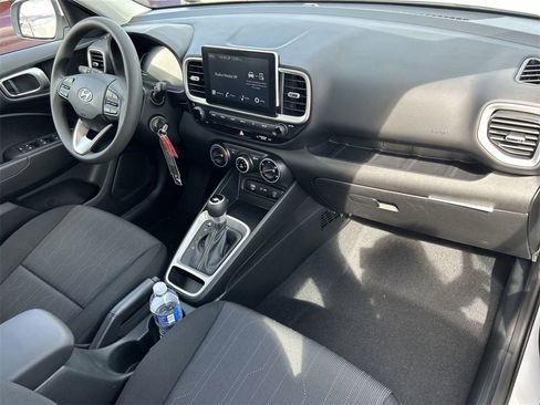 New 2026 Hyundai Venue SE image 18