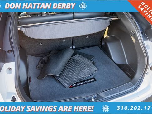 Used 2022 Mitsubishi Eclipse Cross SE image 32