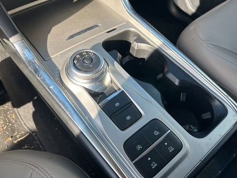 Used 2021 Ford Explorer XLT w/ Equipment Group 202A image 22