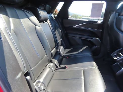 Certified 2024 Cadillac Lyriq Luxury AWD/4WD image 42