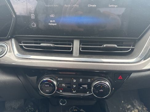 Used 2025 Chevrolet Trax ACTIV w/ Driver Confidence Package image 59