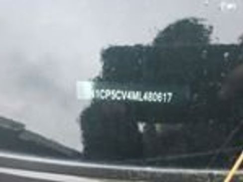 Used 2021 Nissan Kicks SV image 14