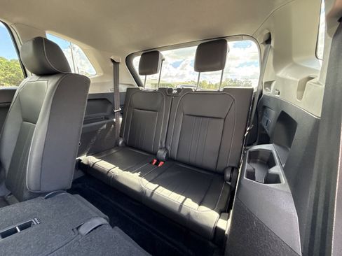 Used 2024 Volkswagen Tiguan SE image 24