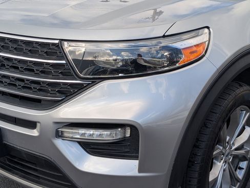 Used 2022 Ford Explorer XLT w/ Equipment Group 202A image 12