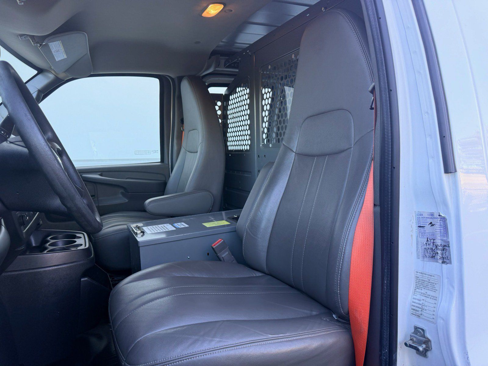 Used 2015 Chevrolet Express 2500 RWD image 34