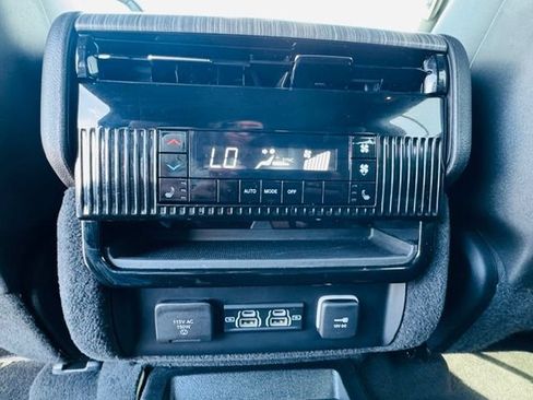 Used 2024 Jeep Wagoneer Series II AWD/4WD image 19