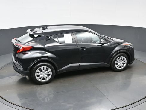 Used 2021 Toyota C-HR LE FWD image 39