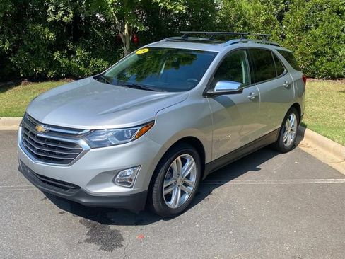 Used 2018 Chevrolet Equinox Premier FWD image 3