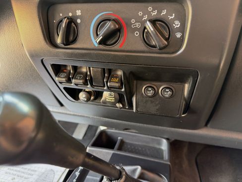 Used 2005 Jeep Wrangler Unlimited Rubicon AWD/4WD image 14