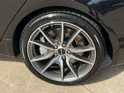 Used 2025 Genesis G70 2.5T image 10