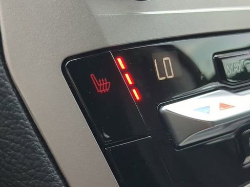 Used 2021 Ford Explorer XLT image 22