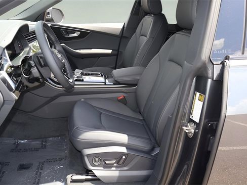 New 2025 Audi Q8 Premium Plus image 12