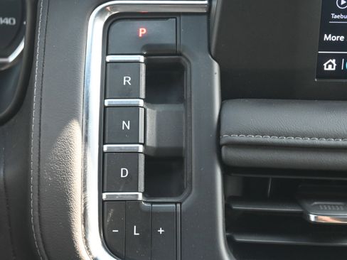 Used 2024 Chevrolet Tahoe LS image 30